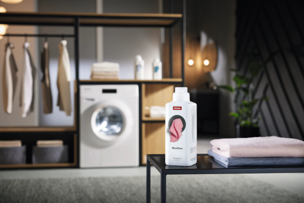 Средство для стирки деликатных тканей и изделий из шерсти WoolCare (1,5 л) WA WC 1503 L Miele купить в #REGION_NAME_DECLINE_PP# | Всегда в наличии! | Артикул 11979210 | Официальный сайт